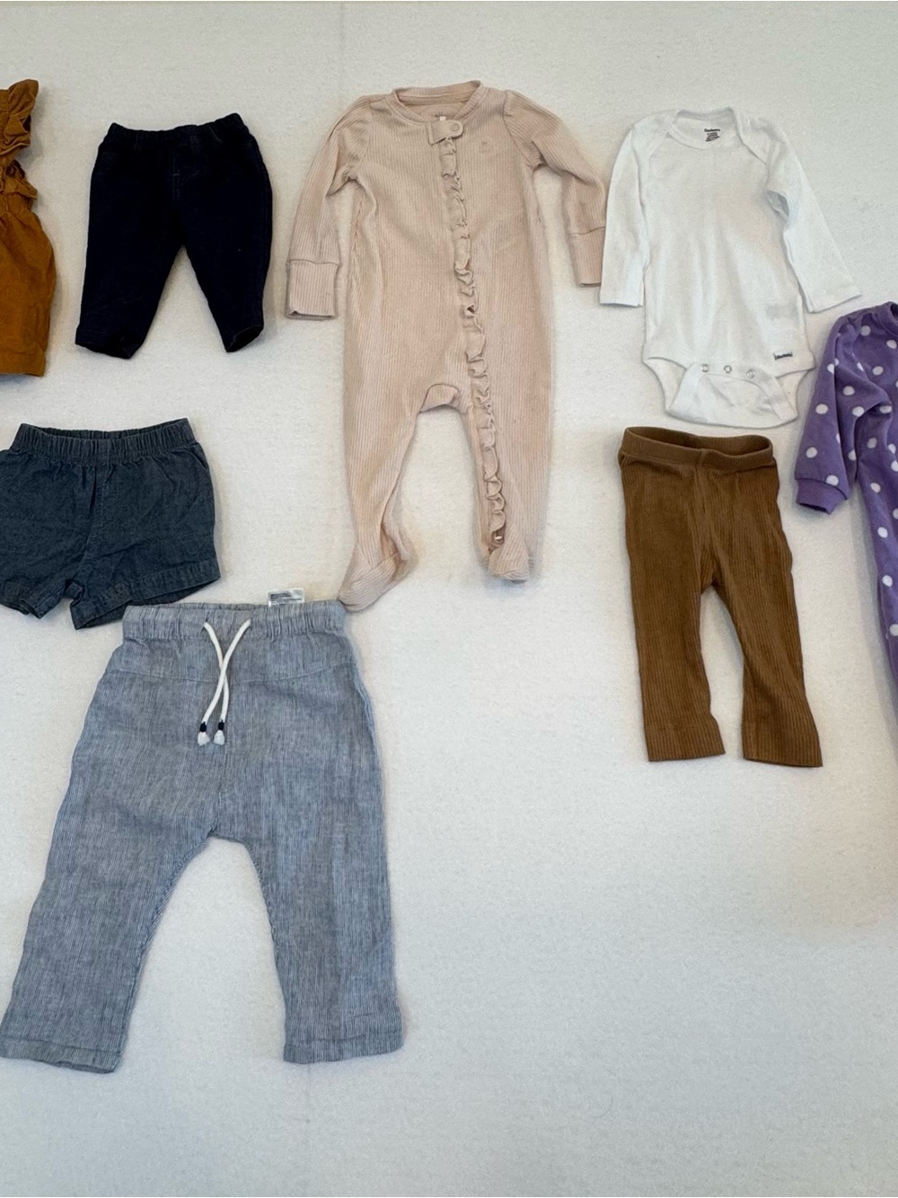Baby girls clothes lot sizes 3-24 months (26 Items)